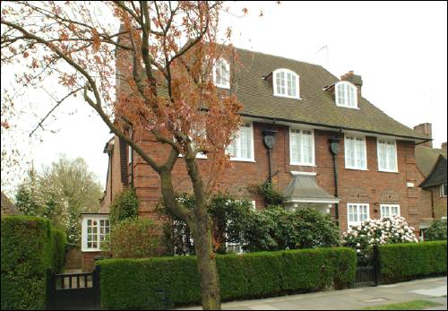 22 Meadway a
